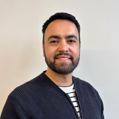 Headshot of Carlos Prado.